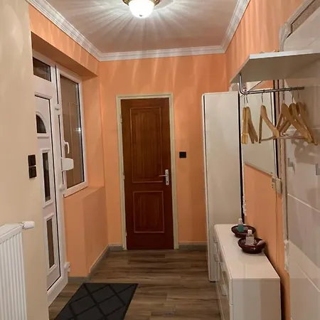 Bakonyi Mamutfenyo Vendeghaz Apartment