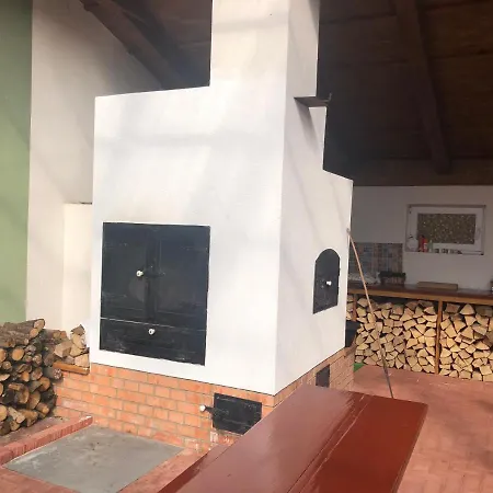 Bakonyi Mamutfenyo Vendeghaz Apartment *
