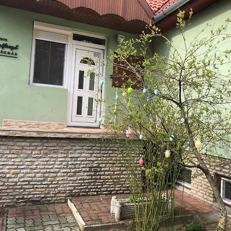 Bakonyi Mamutfenyo Vendeghaz Apartment Tes