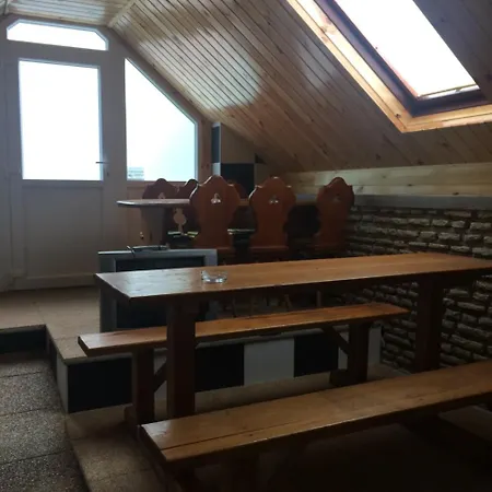 Bakonyi Mamutfenyo Vendeghaz Tes