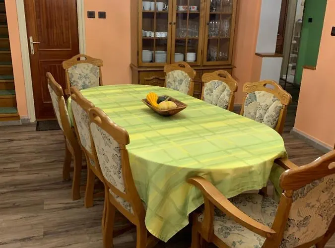 Διαμέρισμα Bakonyi Mamutfenyo Vendeghaz *